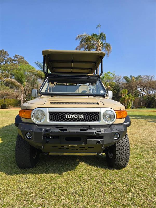 FJ Cruiser game viewer from the front
