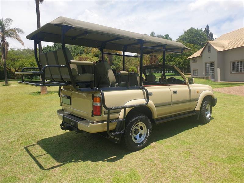 Land Cruiser 80 game viewer from the rear quarter