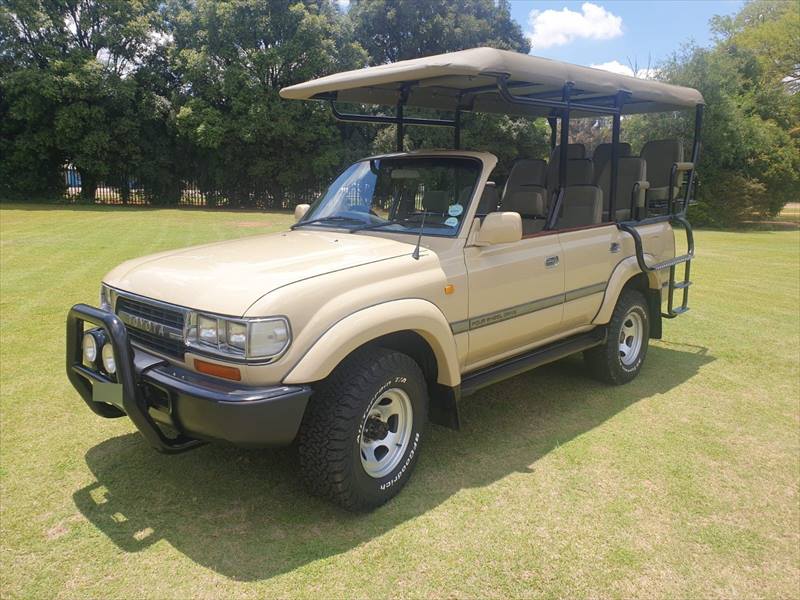 Land Cruiser 80 game viewer canvas roof