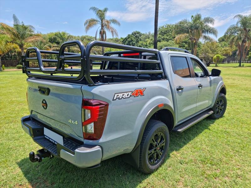Nissan Navara cattle frame, rear angle