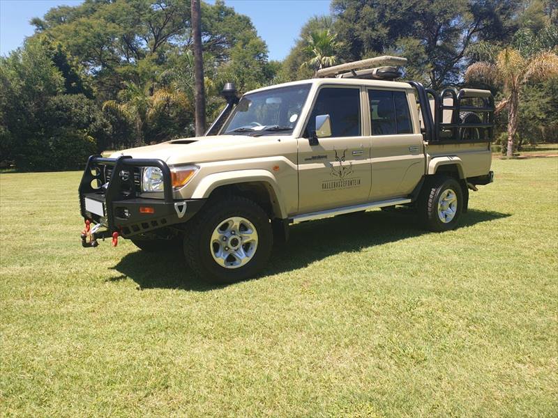 Land Cruiser 79 game viewer seating