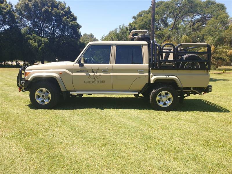 Land Cruiser 79 bull bar and snorkel