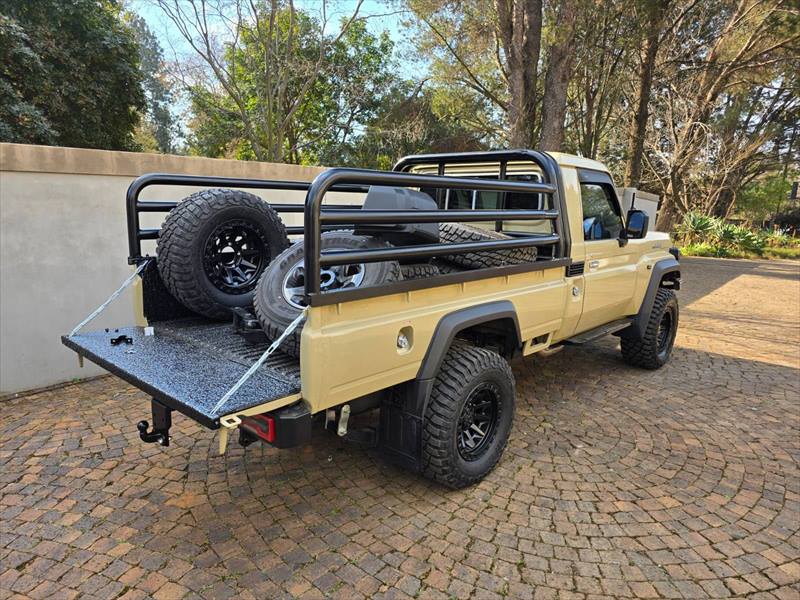 Land Cruiser 79 cattle frame, rear quarter